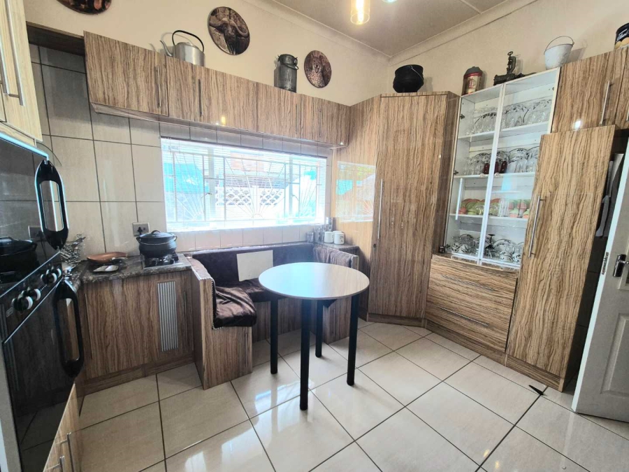 4 Bedroom Property for Sale in Fleurdal Free State